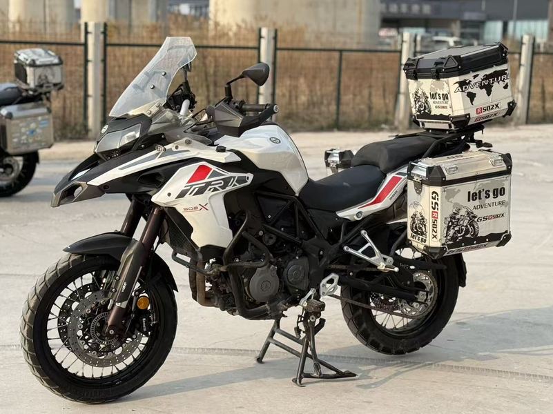 二手贝纳利金鹏 TRK502