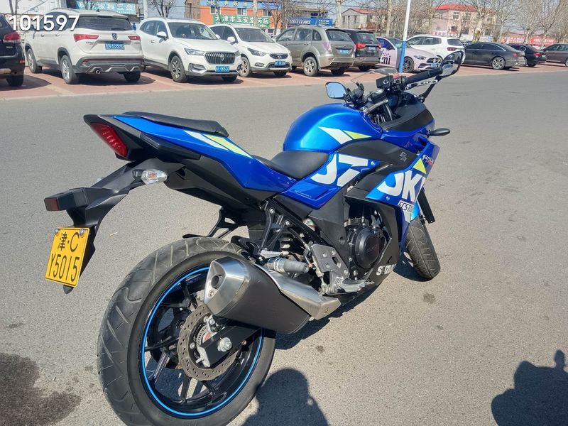 二手豪爵铃木GSX250R