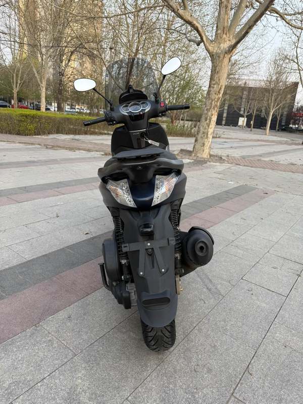 二手比亚乔Beverly 300