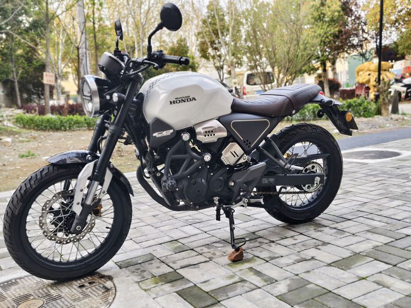 二手五羊本田鸷道 CB190SS