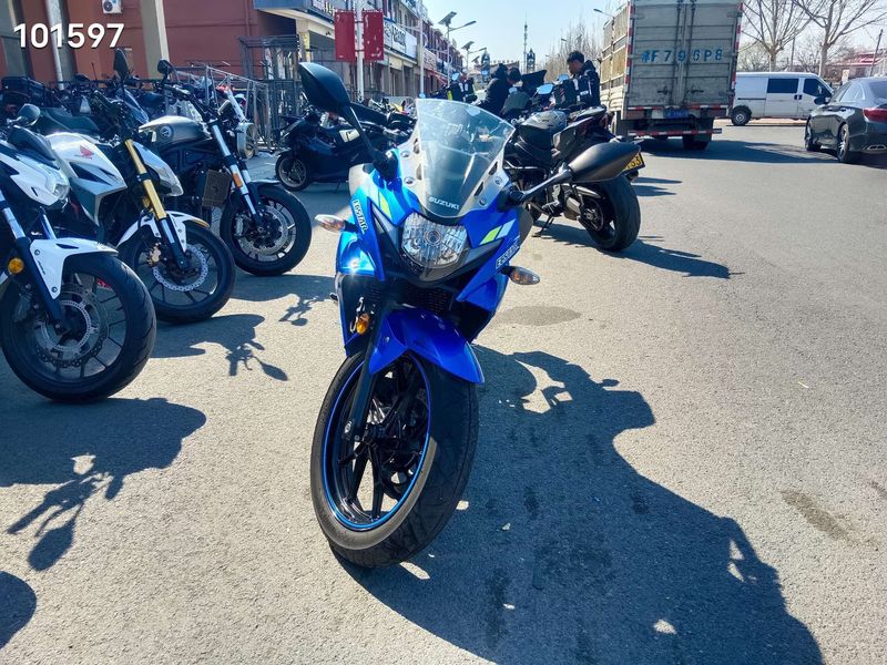 二手豪爵铃木GSX250R