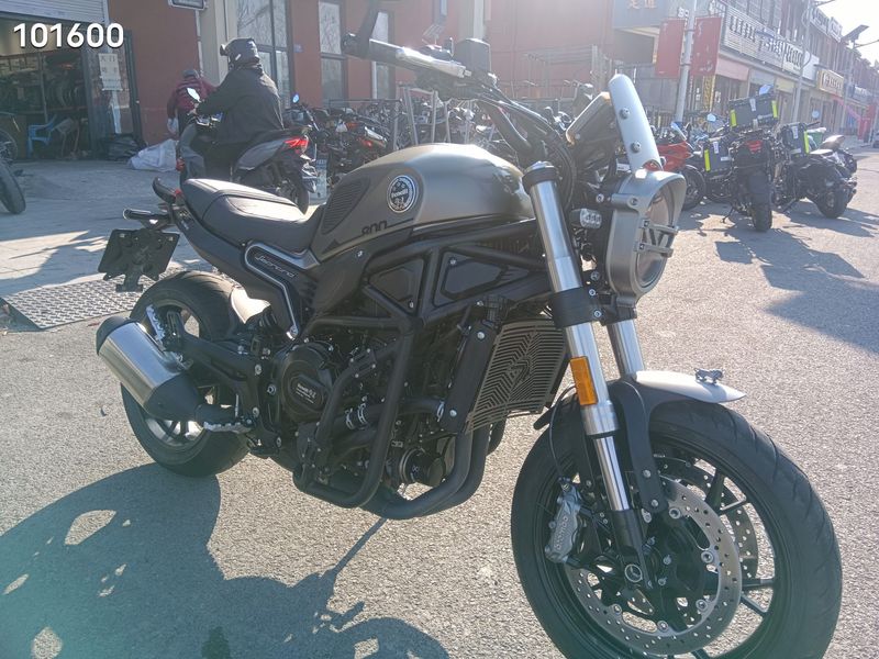 二手贝纳利幼狮 Leoncino 800