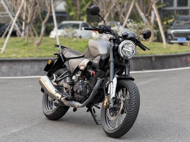 二手五羊本田鸷道 CB190SS