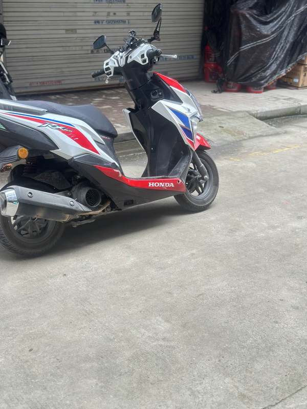 二手新大洲本田裂行 RX125Fi