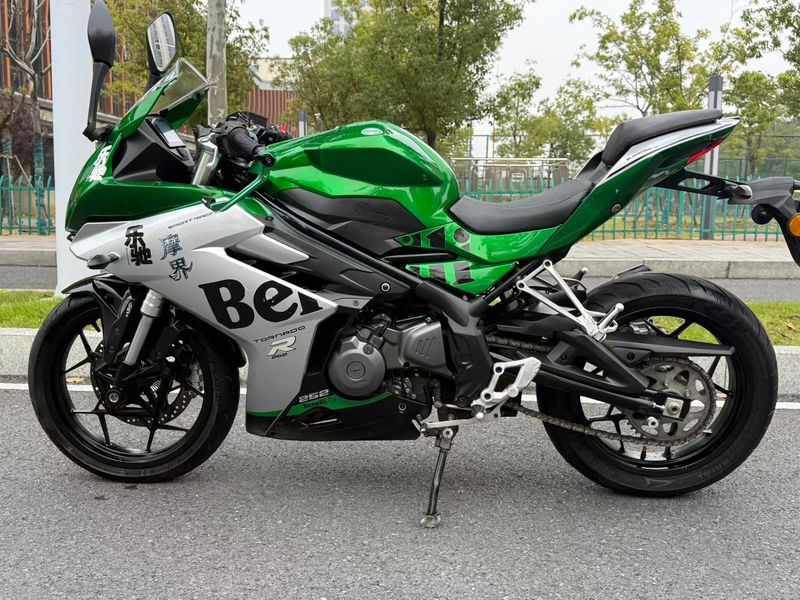 二手贝纳利龙卷风 Tornado 252R