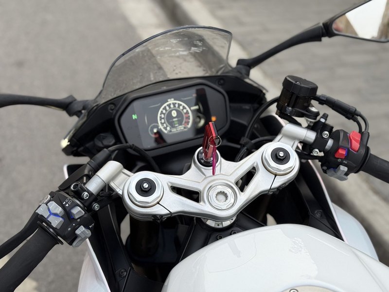 二手贝纳利龙卷风 Tornado 552R