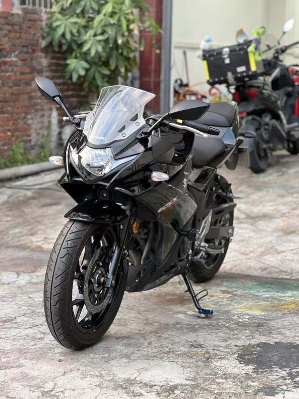 二手豪爵铃木GSX250R