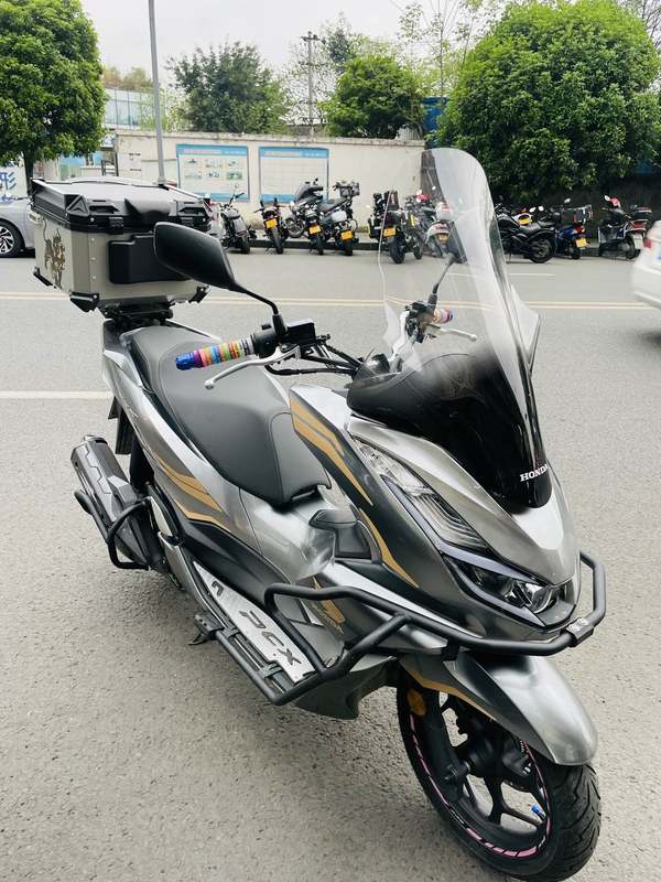 二手五羊本田PCX