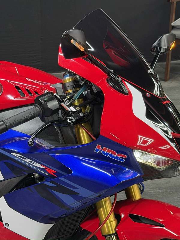 二手本田CBR 1000 RR-R