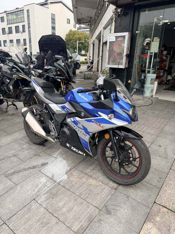 二手豪爵铃木GSX250R