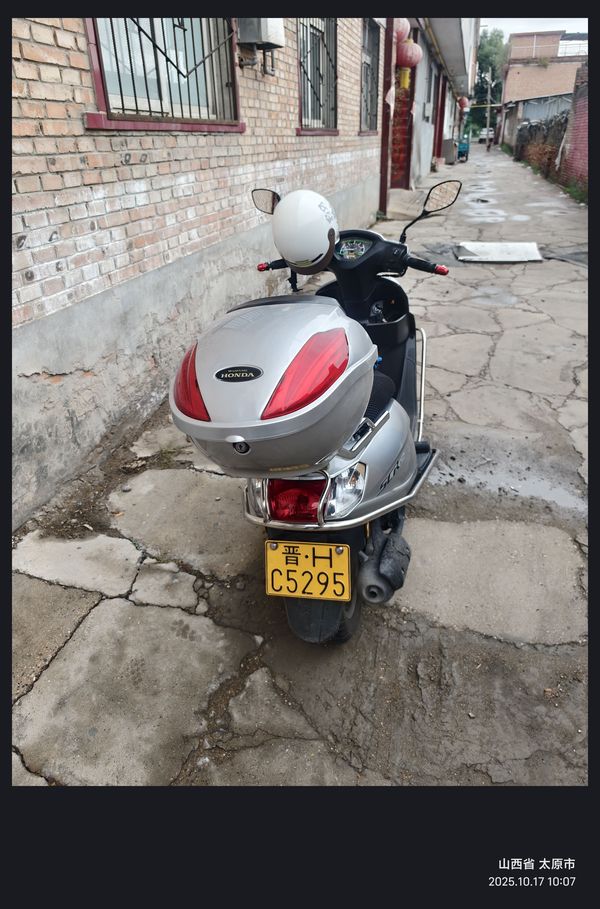 二手五羊本田SCR125