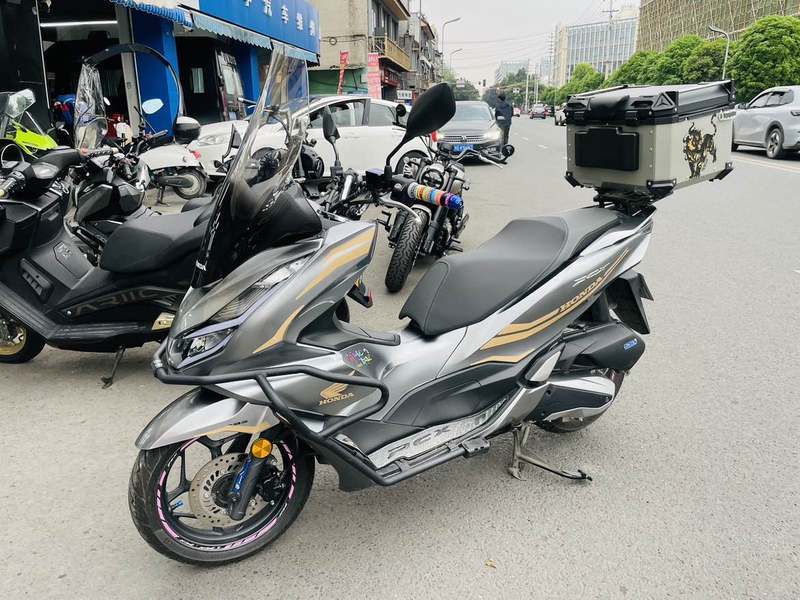 二手五羊本田PCX