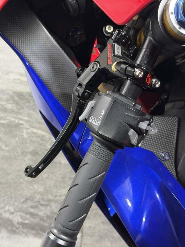 二手本田CBR 1000 RR-R