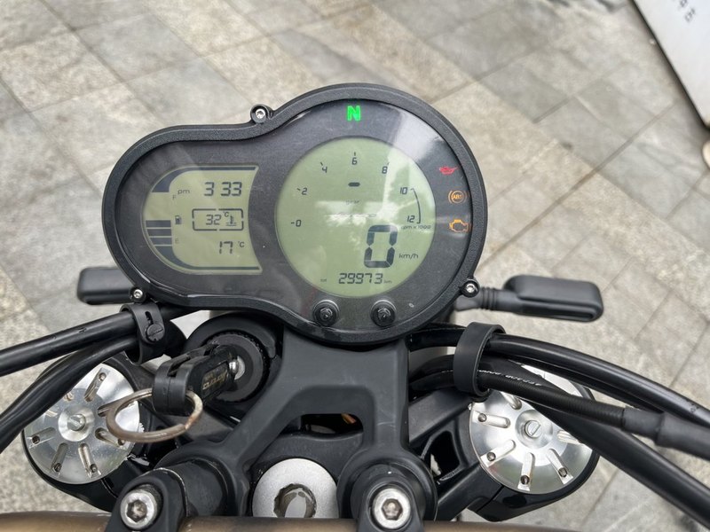 二手贝纳利幼狮 Leoncino 500