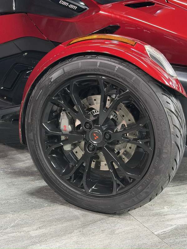 二手庞巴迪Spyder RT