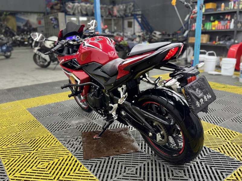 二手本田CBR400R