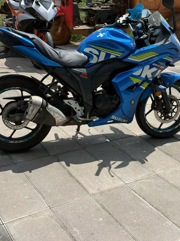 二手济南铃木极客飒 Gixxer 155