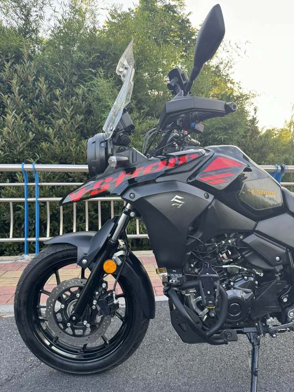 二手豪爵铃木DL250