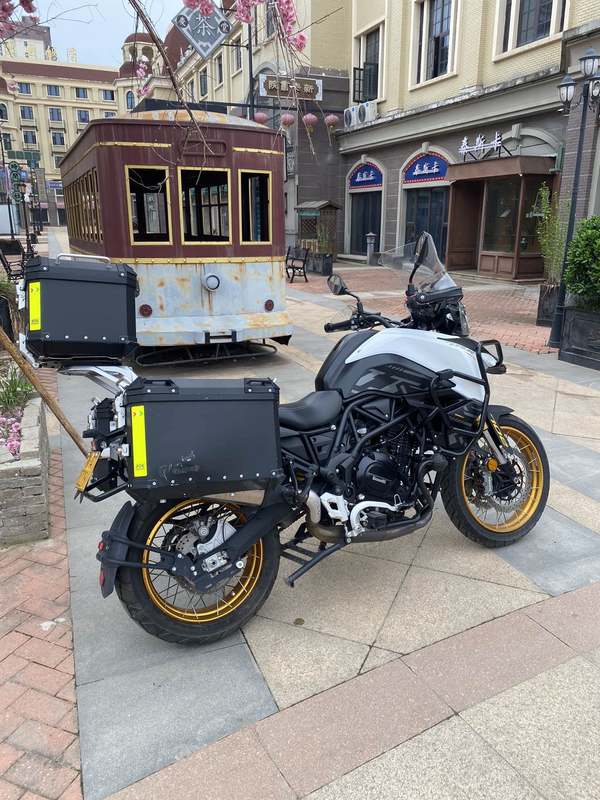 二手贝纳利TRK702