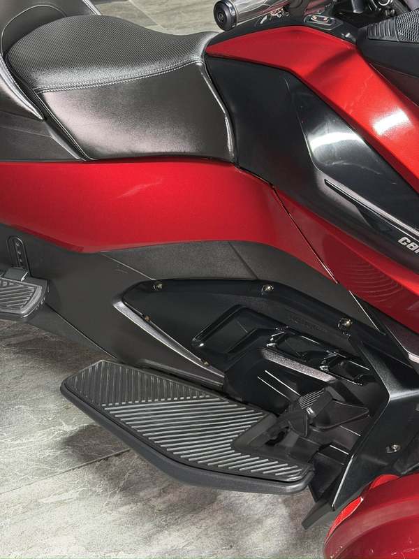 二手庞巴迪Spyder RT