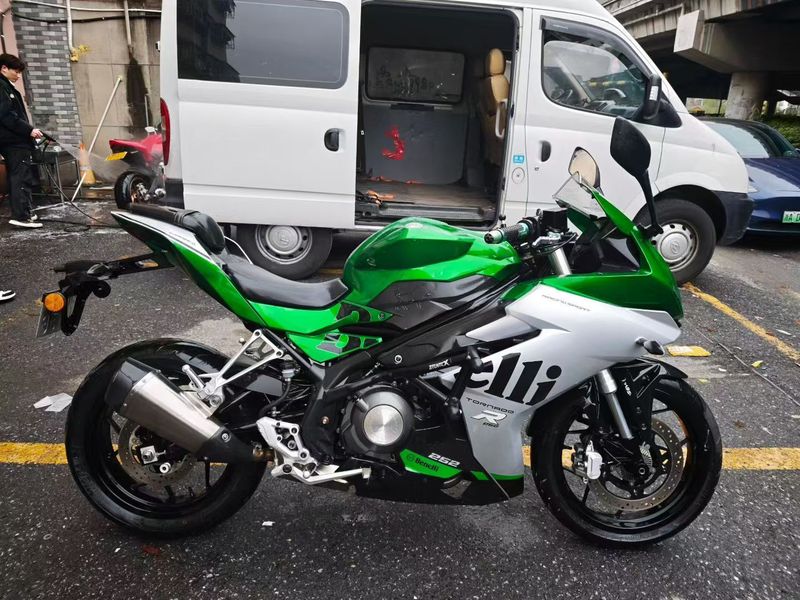 二手贝纳利龙卷风 Tornado 252R