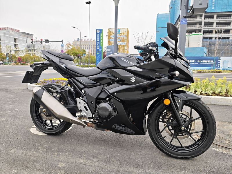 二手豪爵铃木GSX250R