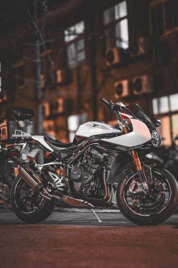 二手凯旋Speed Triple 1200 RR