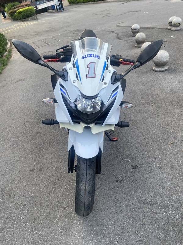 二手豪爵铃木GSX250R