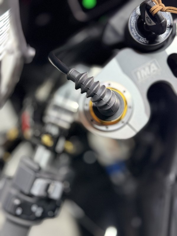 二手雅马哈YZF-R1