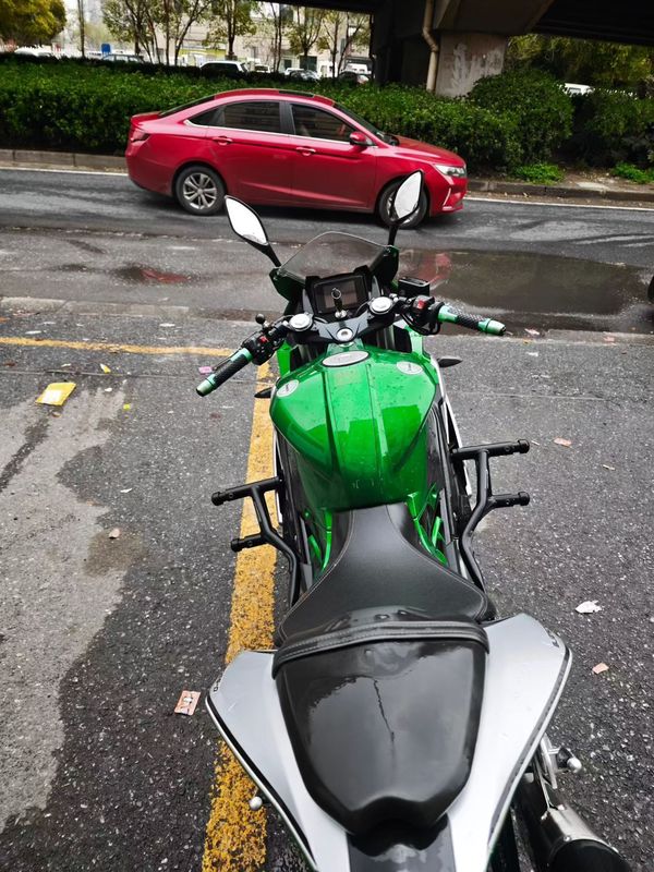 二手贝纳利龙卷风 Tornado 252R