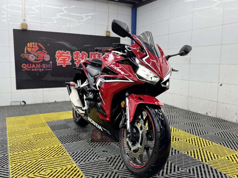 二手本田CBR400R