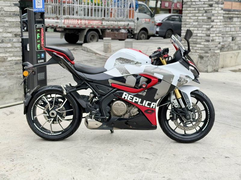 二手QJMOTOR赛250
