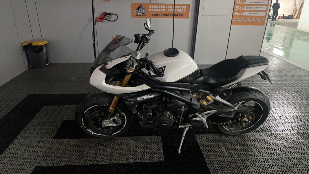 二手凯旋Speed Triple 1200 RR