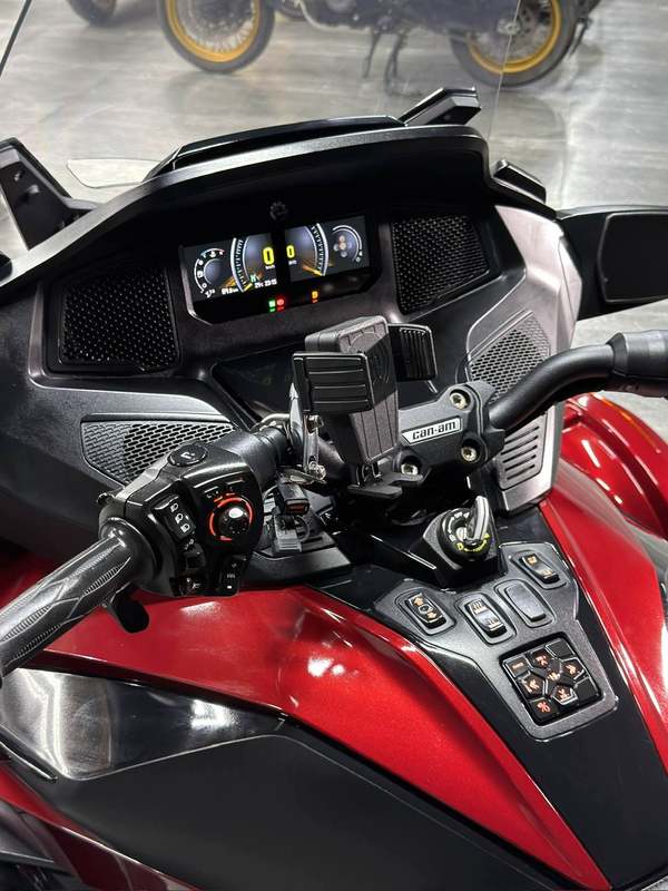 二手庞巴迪Spyder RT