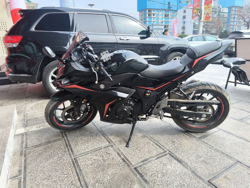 二手豪爵铃木GSX250R
