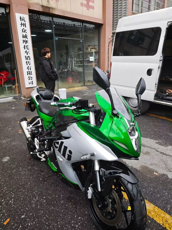 二手贝纳利龙卷风 Tornado 252R