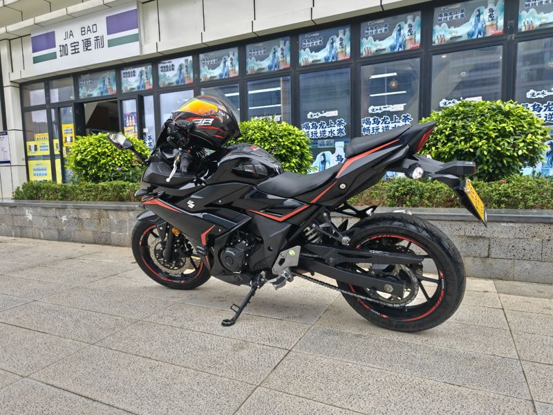 二手豪爵铃木GSX250R