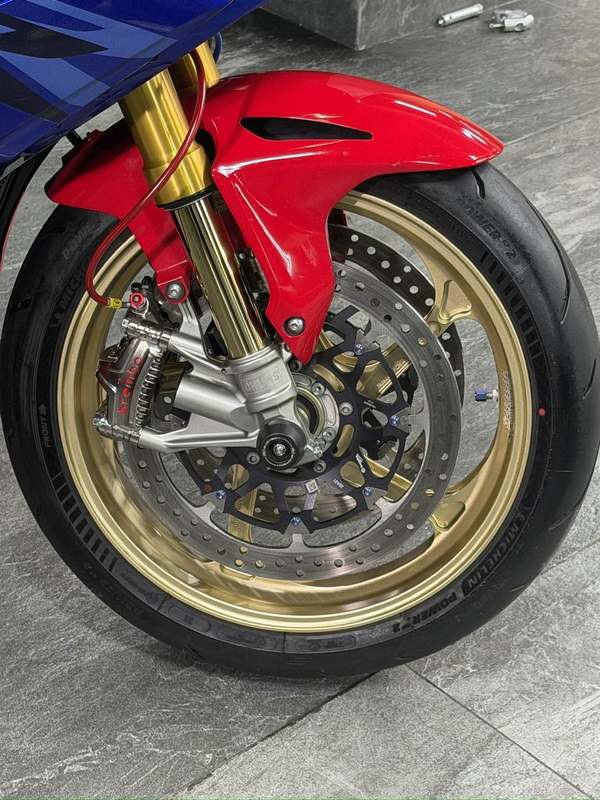 二手本田CBR 1000 RR-R