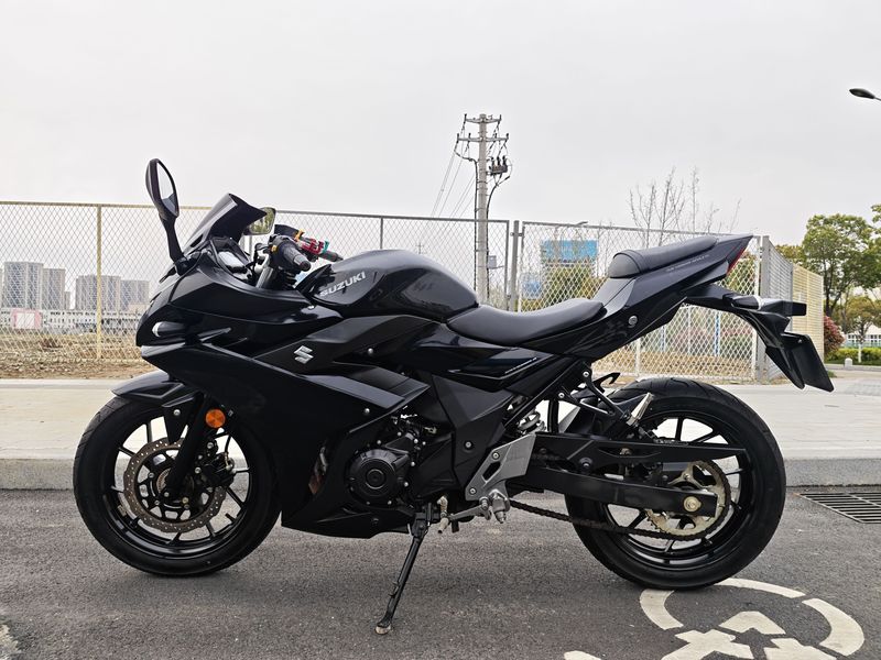 二手豪爵铃木GSX250R