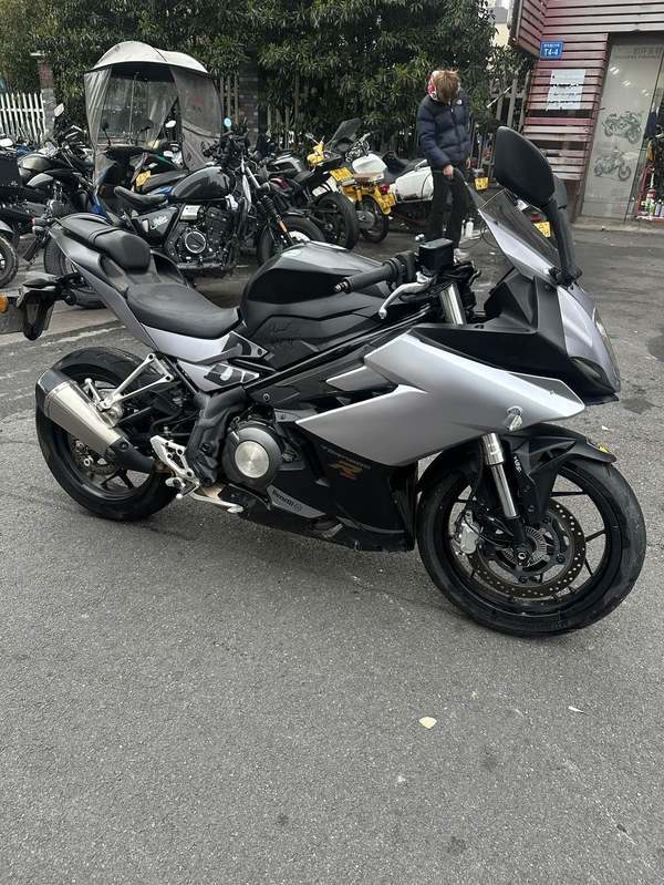 二手贝纳利龙卷风 Tornado 252R