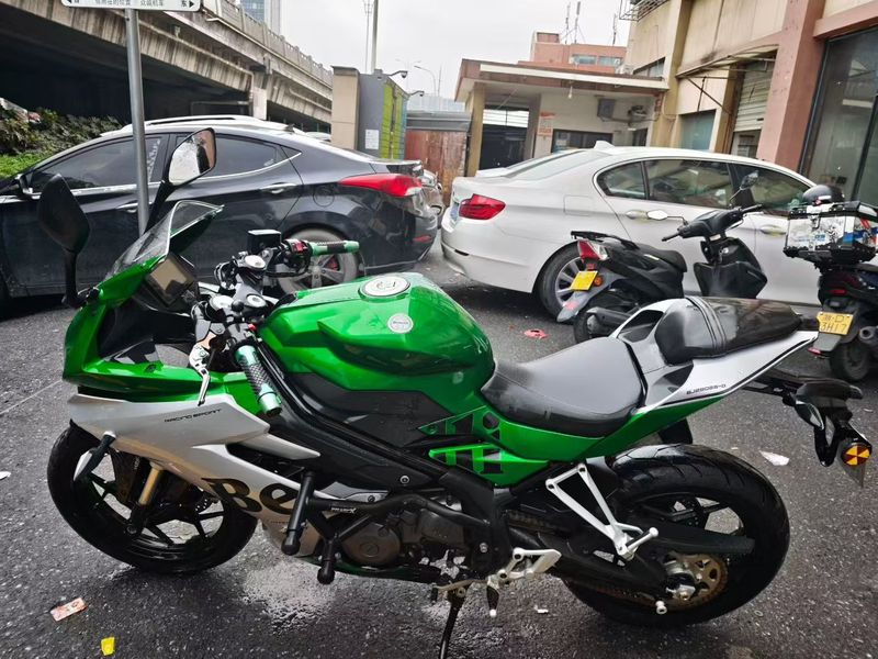 二手贝纳利龙卷风 Tornado 252R