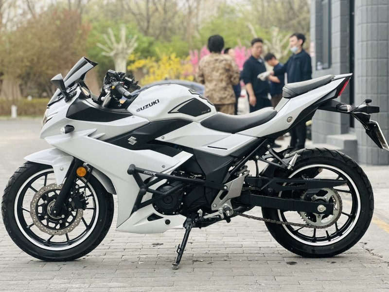 二手豪爵铃木GSX250R