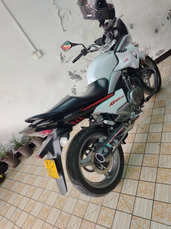二手铃木GW 250F Inazuma 