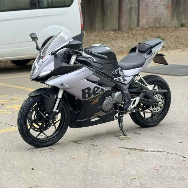 二手贝纳利龙卷风 Tornado 252R