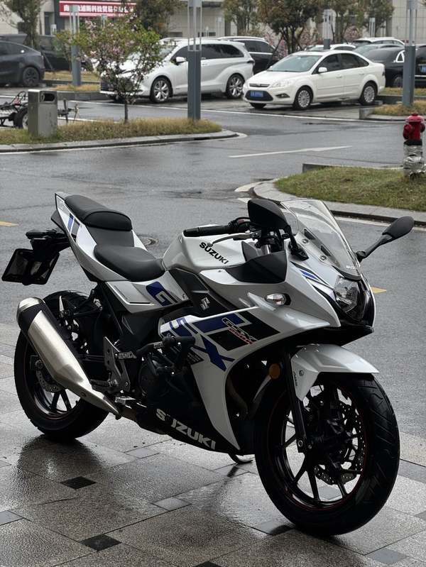 二手豪爵铃木GSX250R