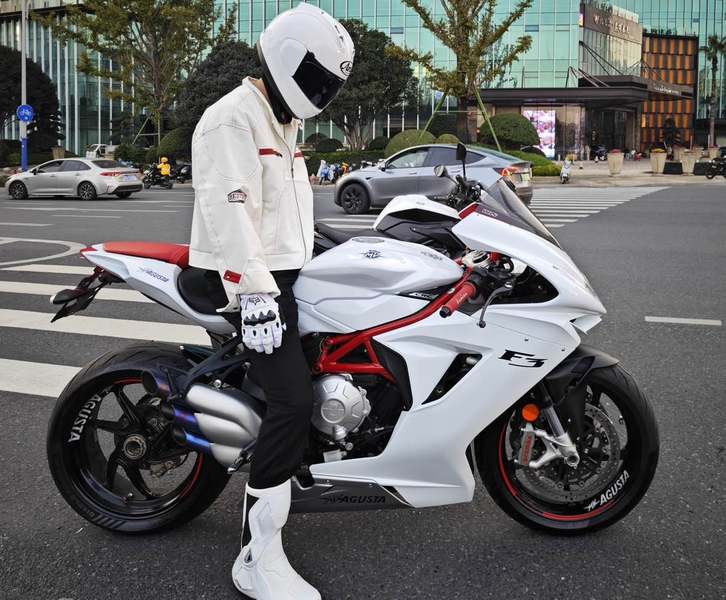 二手奥古斯塔F3 800