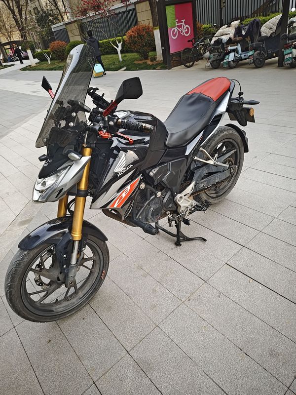 二手五羊本田CB190R 暴锋眼