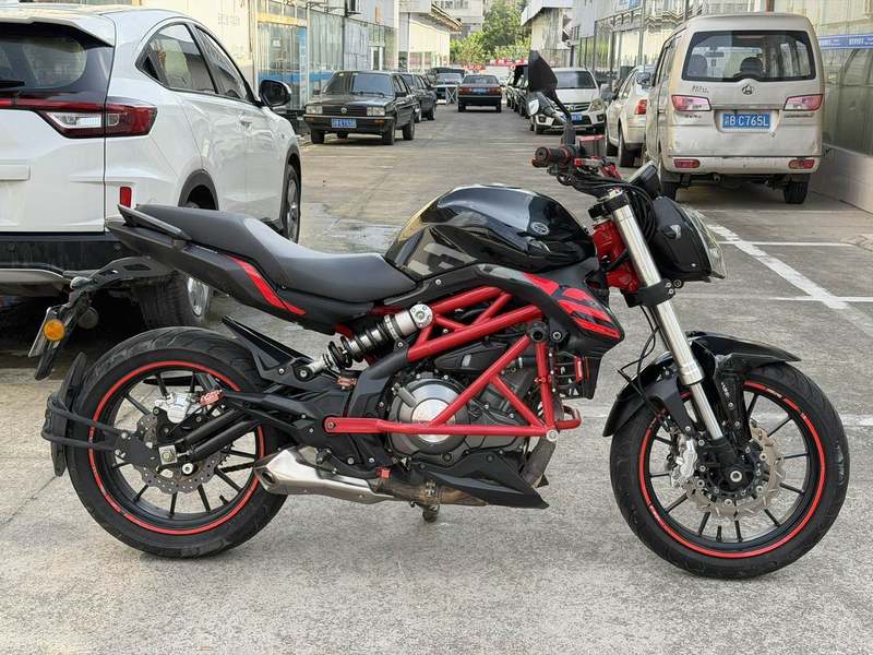 二手贝纳利蓝宝龙 BN302S