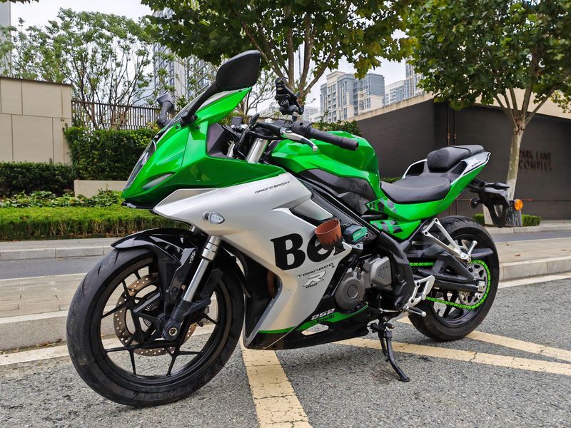 二手贝纳利龙卷风 Tornado 252R