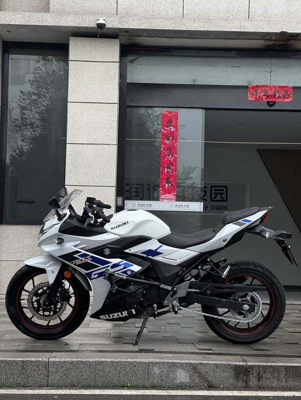 二手豪爵铃木GSX250R